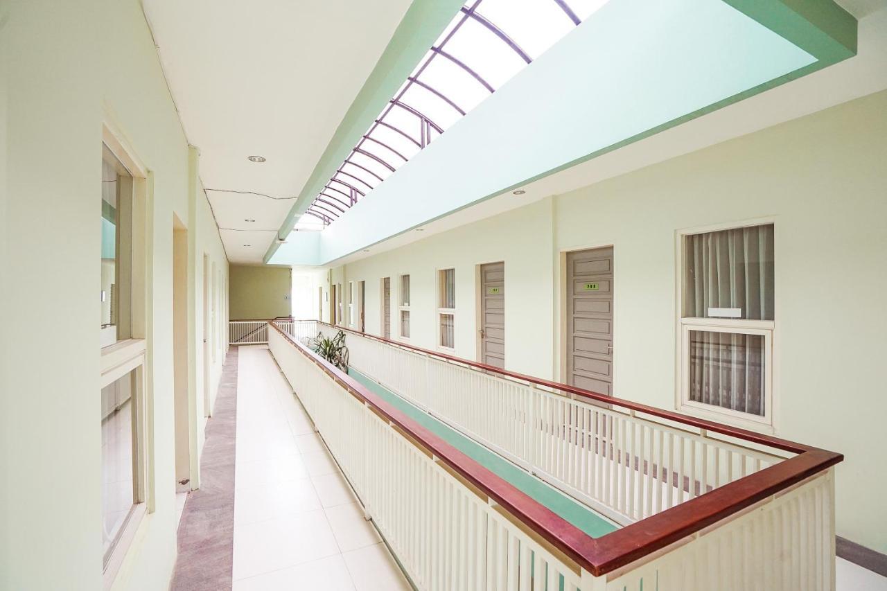 Ardhya Guesthouse Syariah By Ecommerceloka Sidoarjo Esterno foto
