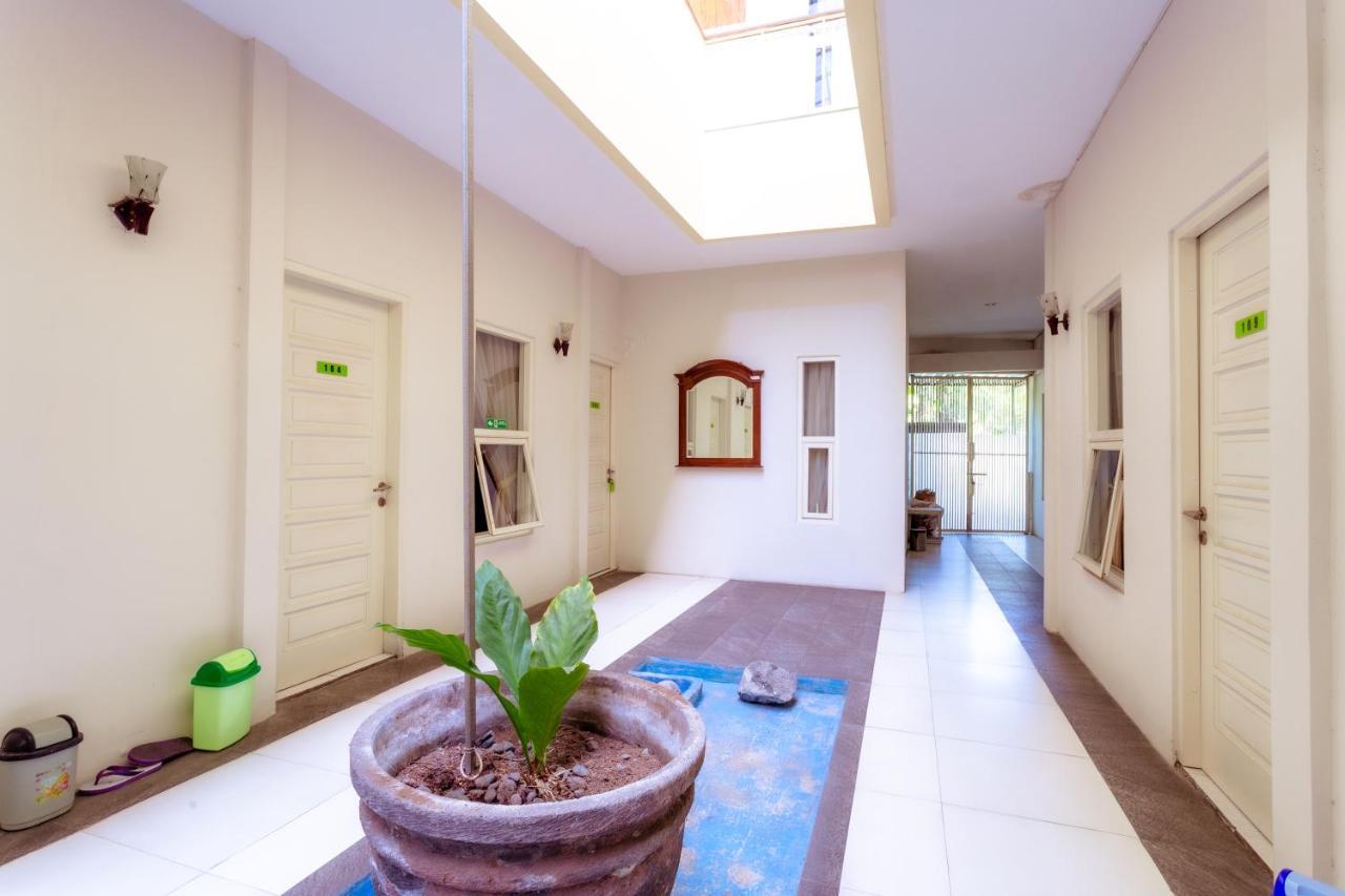 Ardhya Guesthouse Syariah By Ecommerceloka Sidoarjo Esterno foto